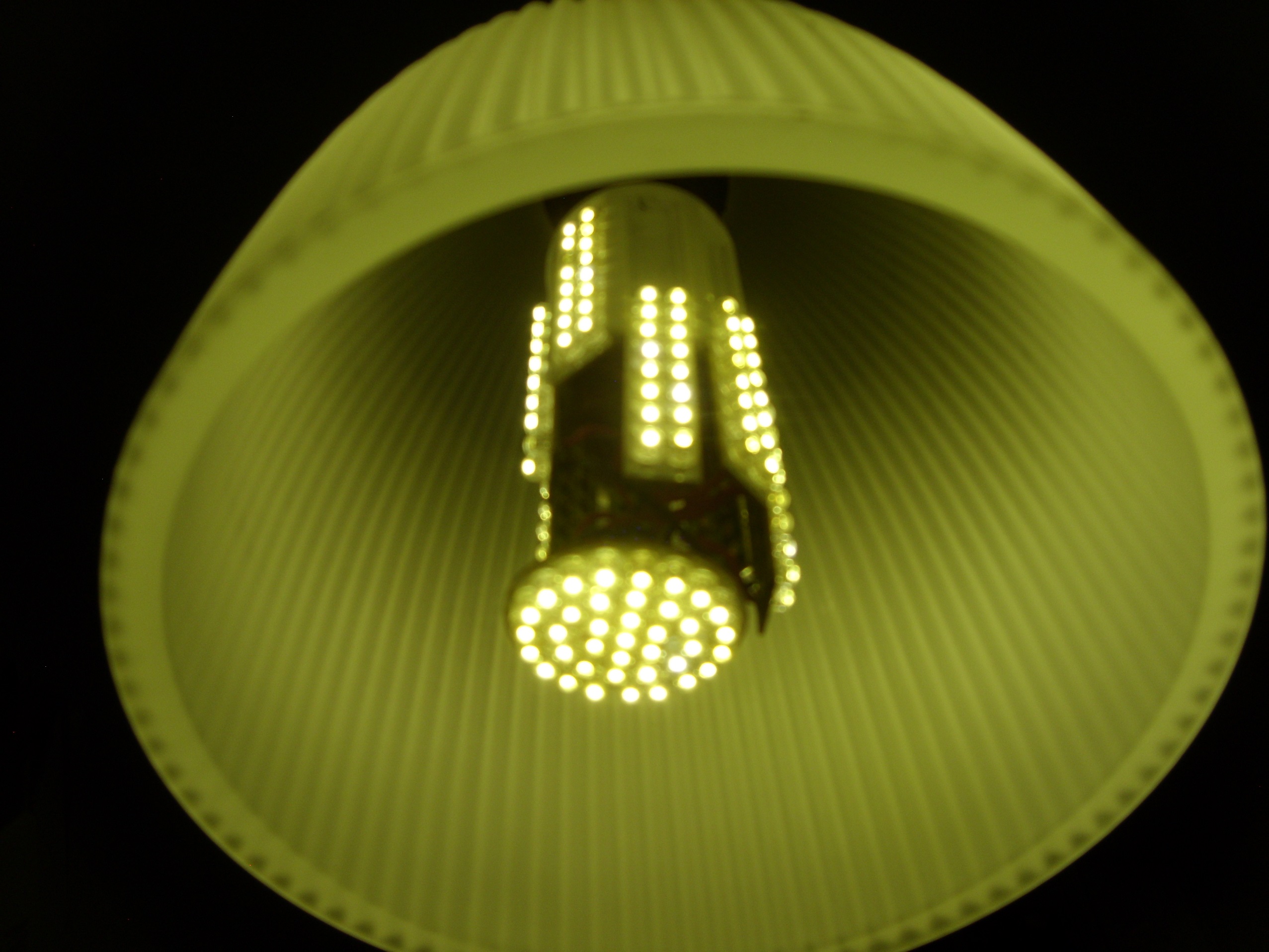 ForumEA/N/lampada led 70.jpg